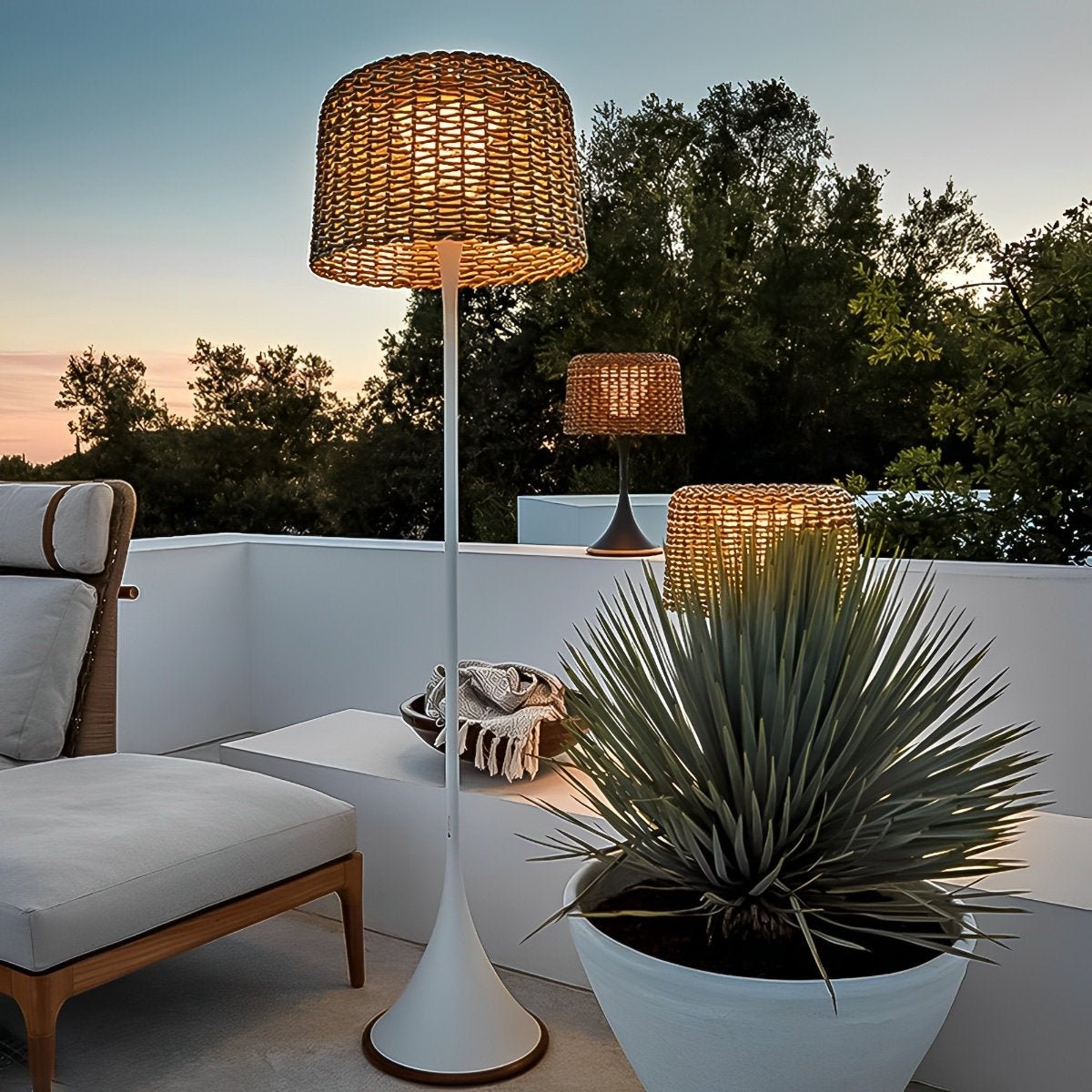 Waterproof Weave Shade LED Outdoor Floor Lamp